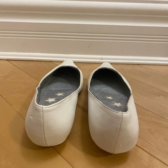 White Leather Pointed Toe Kitten Heels - Picture 3 of 6